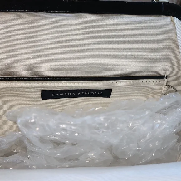 Purses - Picture 2 of 7